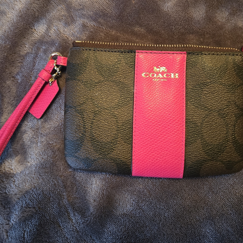 COACH BROWN/PINK SIGNATURE WRISTLET